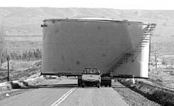Tras varios inconvenientes los camiones con la gran carga pudieron seguir viaje.