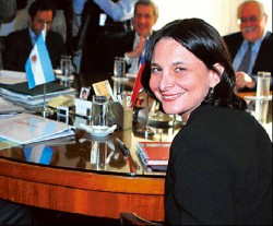 La secretaria de Energía y Minería de Chile, Karen Poniachik, dijo que el texto argentino tiene varias "vaguedades".
