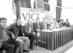 Intendentes y diputados de las principales fuerzas de la oposicin participaron de la conferencia de prensa de ayer.