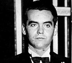 El aniversario de la muerte de Federico García Lorca ocupa el centro de una polémica relacionada con la elaboración del pasado histórico español.