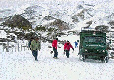 Parajes cercanos a Junn permanecen bajo dos metros de nieve.