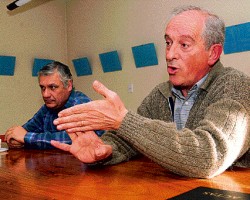 González y Tosatto se defendieron de las críticas de la familia Cervi y dijeron que la política del club es transparente.