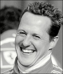Schumacher, un grande. Abajo del auto facturará como al volante de la Ferrari.