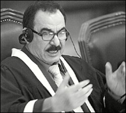 Al Amiri era el titular del tribunal y haba dicho que Saddam no era un dictador.