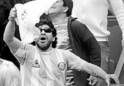 El hincha número uno tiene nombre y apellido: Diego Maradona.
