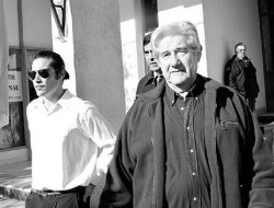 Los Aguirre esperan la llegada del juicio detenidos. Juan Manuel (izquierda) est en la alcaida de Roca, y Juan Carlos en su casa.
