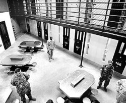 La nueva legislación para los prisioneros de guerra le permitiría sumar algunos puntos a Bush antes de las elecciones. 