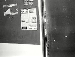 La puerta forzada del sitio en el Centro de Estudiantes. Adentro todo estaba revuelto. 