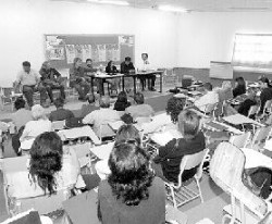 Ms de 80 personas participaron ayer en la Facultad de Derecho, en Roca, del Foro Tierra Urbana y Vivienda.