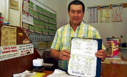 Roberto Di Fabio, el orgulloso agenciero que vendi el Quini 6 premiado.