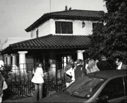 Los peritos buscan ms pistas en la casa del exclusivo barrio Villa Golf de Ro Cuarto. Consternacin en allegados a la vctima.