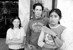 Los familiares de Cristina Nahuelán permanecen en el área de terapia intensiva de la clínica roquense.