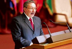 El reempla-zante de Fidel al frente del gobierno marcó claras diferen-cias de liderazgo. 