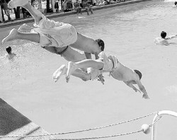 La natación es una de las actividades preferidas por los chicos en las colonias de vacaciones.