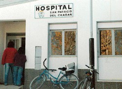 Adems de la poblacin estable, el hospital atiende a mucha gente que trabaja en la cosecha.