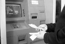 Los cajeros automáticos son una necesidad para muchas localidades que el banco no contempla.