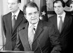  El presidente Napolitano pidi a Prodi (foto) que se atreva a comenzar de nuevo, pero todava hay que superar la prueba de fuego. 