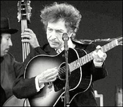 Bob Dylan haba cantado frente al papa Juan Pablo II.