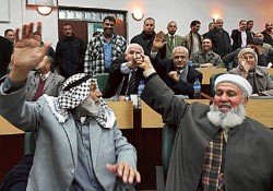 Tras la asuncin, el nuevo gabinete palestino prometi seguir 