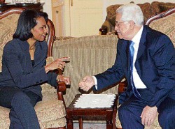  Rice mantiene una intensa actividad diplomtica con una maratn de reuniones con Abbas y otras autoridades rabes e israeles. 