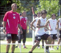 Simeone ve muchas cosas de su Estudiantes en el San Lorenzo de Ramn.