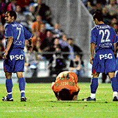 Ronaldinho y todo Barcelona quedaron de rodillas.