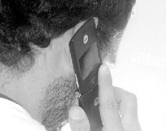 Peligros del nuevo siglo. Las radiaciones de los telfonos mviles pueden ser riesgosas para la salud.