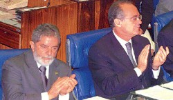 Lula y Renan Calheiros, titular del Senado, en otros tiempos. Ahora,el presidente piensa en otra persona. 