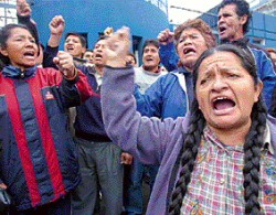 Los maestros llevan adelante una huelga masiva desde hace nueve das.