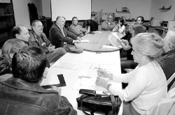 Contribuyentes de Copol, Salud Pblica, Mercantiles, 14 de Octubre y Terrazas de Neuqun se reunieron con el defensor Dutto.
