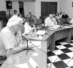 La UCR cree que, al aceptar el veto de Soria, el Concejo abri camino a una irregularidad.