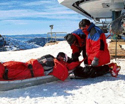 Las lesiones por esquiar son, en la mayoría, traumatismos que afectan miembros superiores e inferiores.