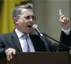 Alvaro Uribe hablará sólo si las FARC liberan a los secuestrados.