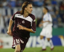 El mediocampista tuvo diferencias con el entrenador de Lanús, Ramón Cabrero, y lleva cuatro meses sin jugar.