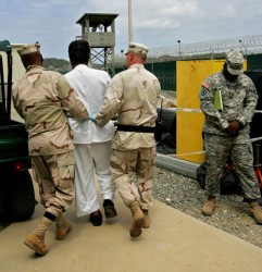 La situacin de los presos en Guantnamo sigue en el centro del debate. 