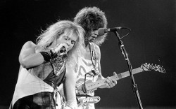 David Lee Roth y Eddie Van Halen tratarn de no chocar durante 50 recitales. Podrn?