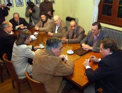 El ministro Lazzeri justificó la ausencia de Vallés en la reunión que denominó "chica".