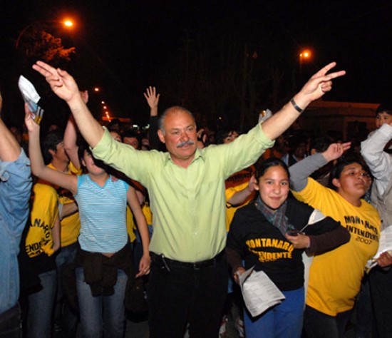 Gilberto Montanaro festej su llegada al frente del Ejecutivo de Cervantes.