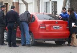 Según las pericias hechas, el policía Gabriel Jara recibió un balazo en una pierna, otro en el pecho y el restante en la cabeza.