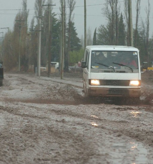 Calles imposibles: la postal que dej la lluvia en Neuqun. 