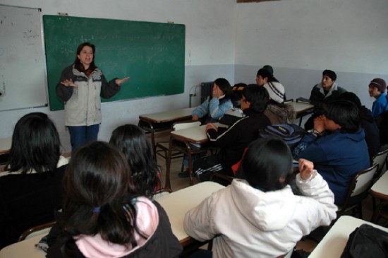 La comunidad de San Ignacio abrió el ciclo lectivo setiembre- mayo con un sentido acto y el compromiso de trabajar para reconstruir las instalaciones. 