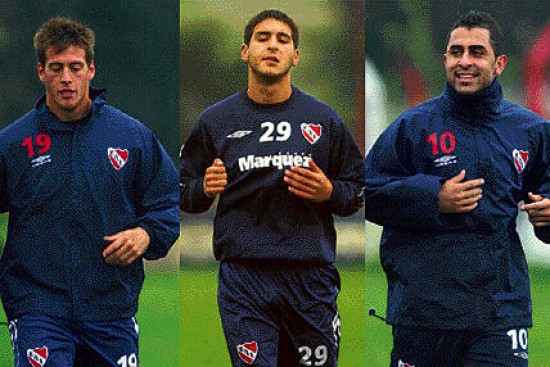 Denis, Sosa y el "Rolfi", el trío ofensivo en el que se sostiene el sueño de vuelta olímpica de Independiente.