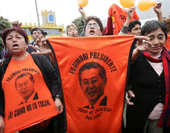 Simpatizantes del ex presidente peruano exigen mejores condiciones de detencin y defienden su inocencia. 
