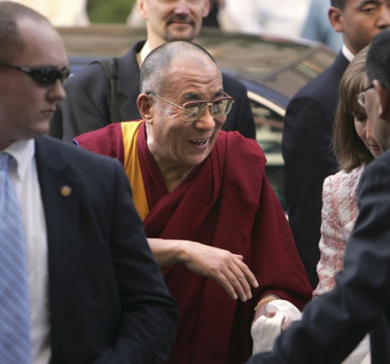 El lder tibetano est en Washington y hoy posar con Bush.