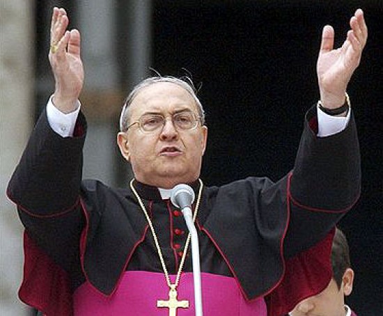 Leonardo Sandri es uno de los arzobispos que ser nombrado cardenal por el Papa.