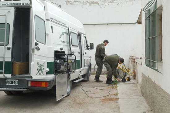 Gendarmera lleg con su equipamiento, pero lo cierto es que nada se sabe de los asesinos de Otoo Uriarte.