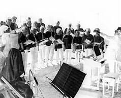 Ayer y hoy, el coro polifnico, que celebra hoy cuarenta aos de vida.