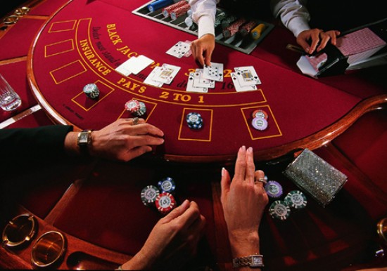 El Concejo de Bariloche analiza las alternativas para el funcionamiento de los casinos.