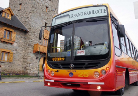 Empresario del servicio urbano de pasajeros de Bariloche pide ayuda del gobierno municipal para solucionar la falta de gasoil.