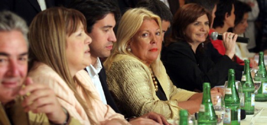 Cuatro das despus de las presidenciales, Carri reuni a la Coalicin y comenz a trabar en la estrategia para el 2011.